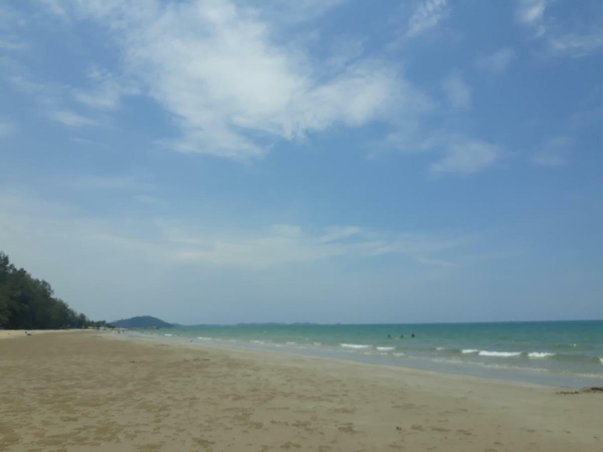 Mae Rampung Beach House คาราโอเกะและสระเด็ก ラヨーン エクステリア 写真