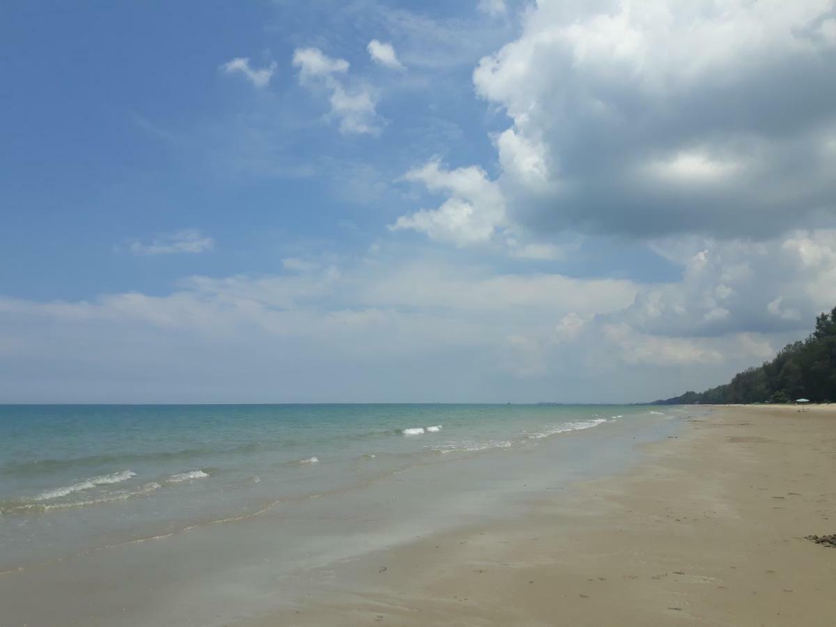 Mae Rampung Beach House คาราโอเกะและสระเด็ก ラヨーン エクステリア 写真